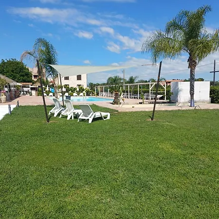 Barbera Con Piscina Siraküza