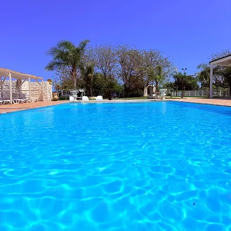 Barbera Con Piscina Syrakus