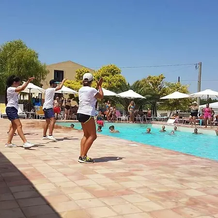 Barbera Con Piscina Siraküza